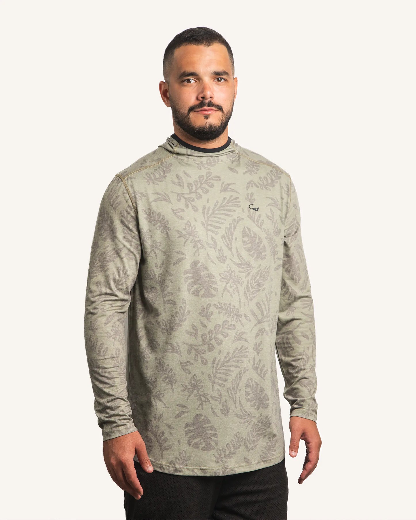 badge: Brandon is 6', 190 lbs, and wearing size L